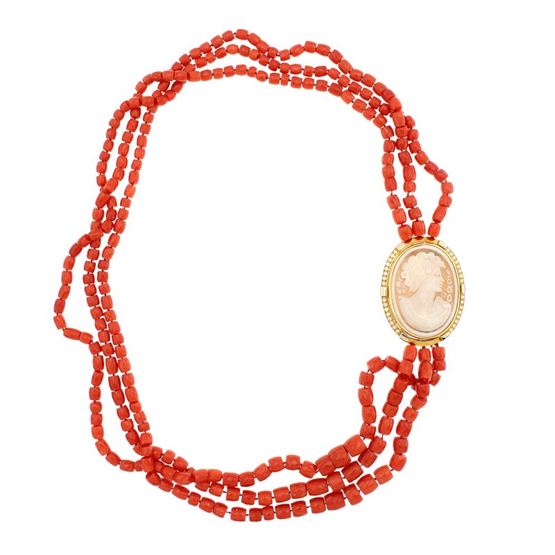 Collana a Tre Fili di Corallo Mediterraneo a Barilotti Sfaccettati