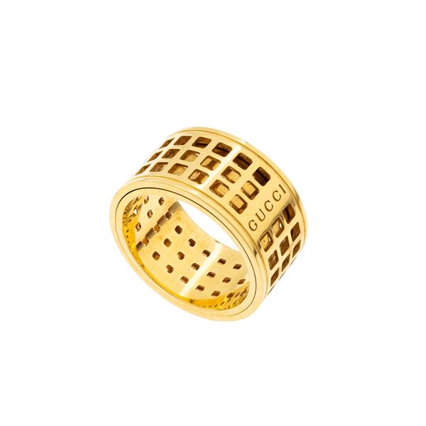 Gucci Twirl collection band ring