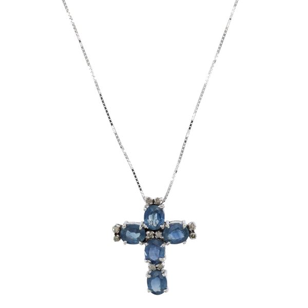 Pendente Croce in oro bianco 18kt zaffiri e diamanti