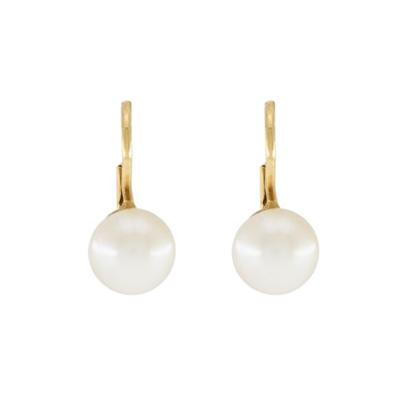 18kt yellow gold and cultured pearls leverback earrings