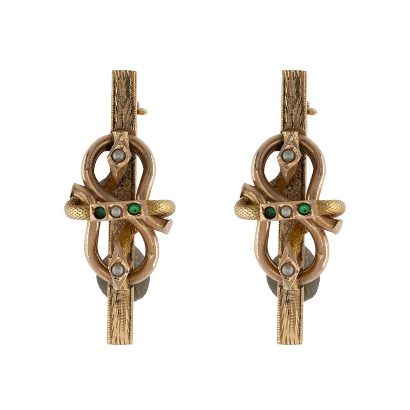 Coppia di antiche spille in oro 9kt perline e paste vitree