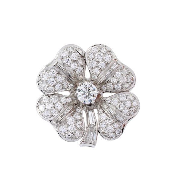 Platinum and diamonds four-leaf clover brooch