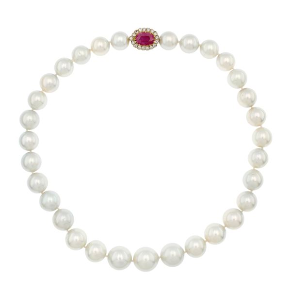 Single strand of South Sea pearl necklace