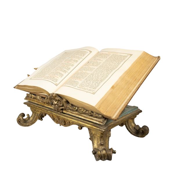 Golden wood, lacquered and carved table lectern