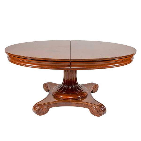 Mahogany extendable dining table