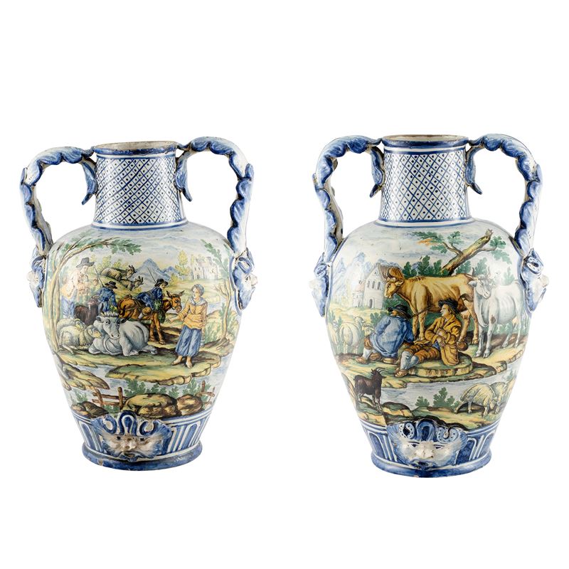 Coppia di Grandi Vasi Biansati in Maiolica Policroma
