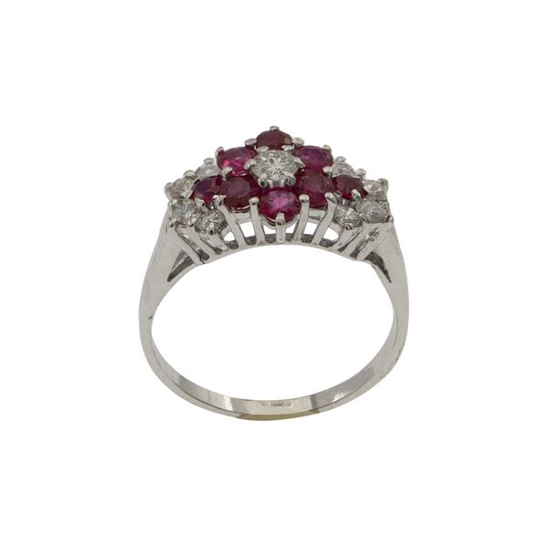 Anello fiore in oro bianco 18kt diamanti e rubini