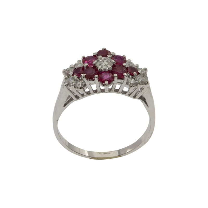 Anello Fiore in Oro Bianco 18kt Diamanti e Rubini