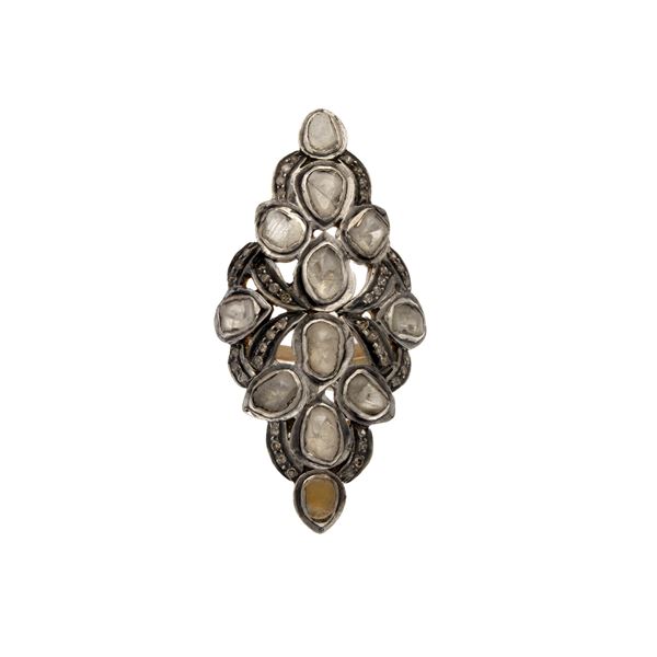Ancient gold and silver ring with flat diamonds