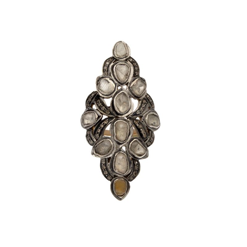 Antico anello a losanga in oro e argento con diamanti piatti