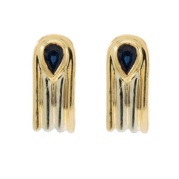 18 kt two color gold and pear sapphires lobe earrings