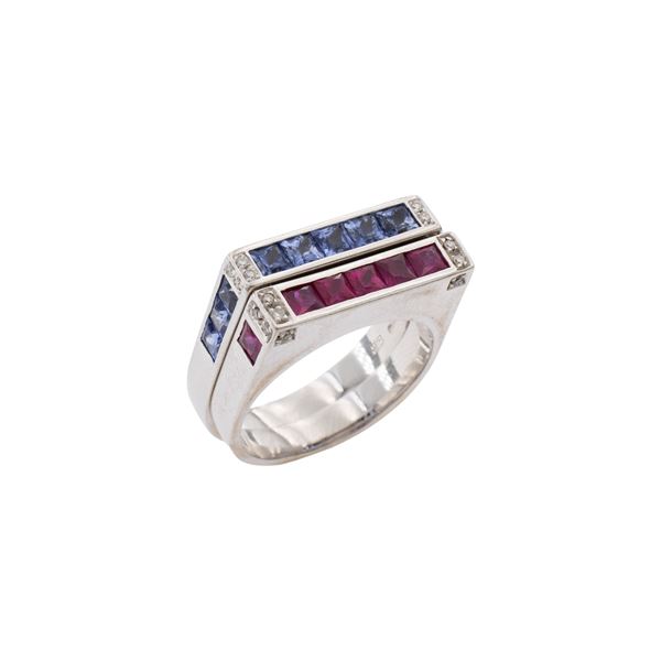 Pair of 18kt white gold geometric motif rings
