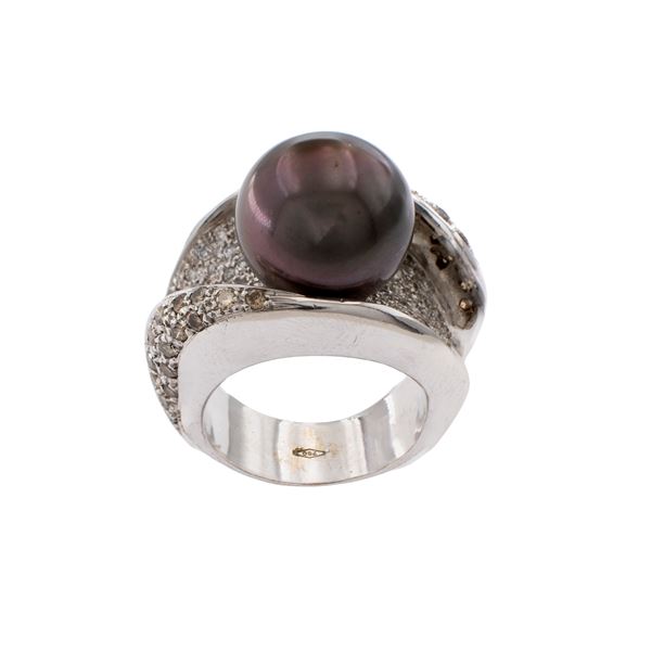 Anello in oro bianco 18kt perla Tahiti e diamanti