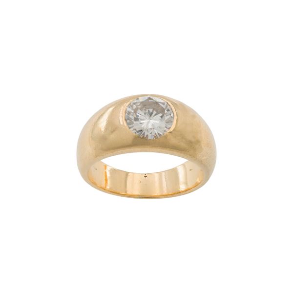 Anello in oro giallo 18kt con un diamante naturale