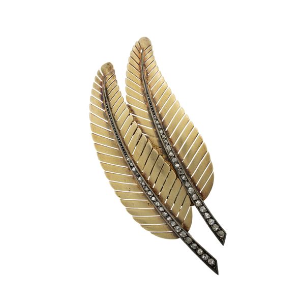 yellow and silver with diamond roses leaves brooch  (early 20th century)  - Auction Jewels and Watches Web Only - Colasanti Casa d'Aste