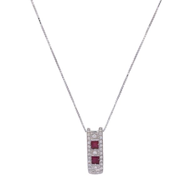 Collana con pendente in oro bianco 18kt diamanti e rubini