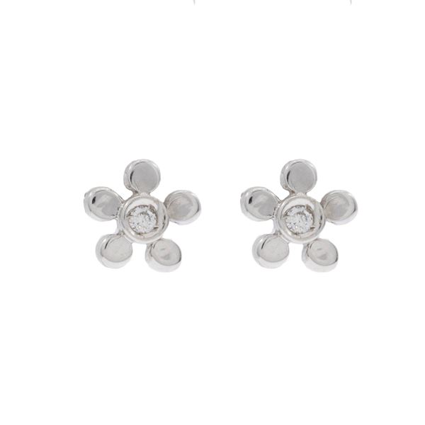 Orecchini a lobo fiori in oro bianco 18kt e due diamanti