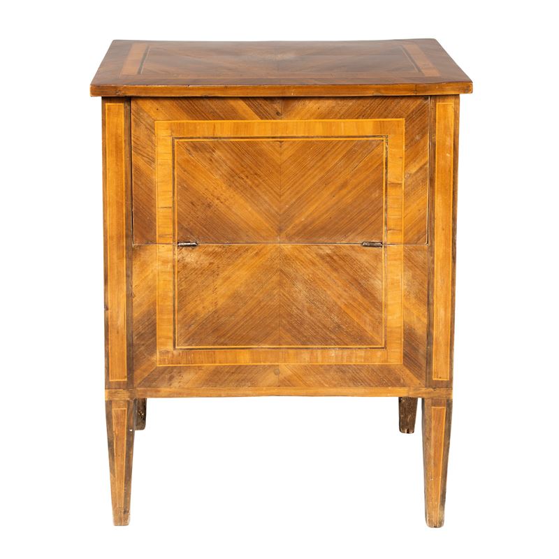 Comodino lastronato in legno di frutto