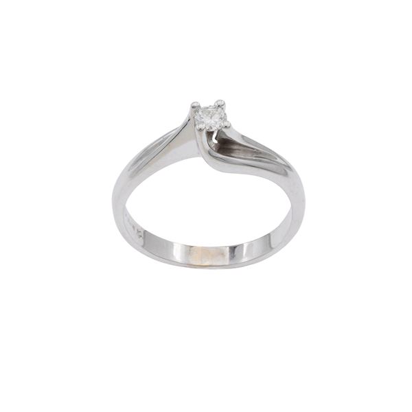Anello solitario in oro bianco 18kt con diamante