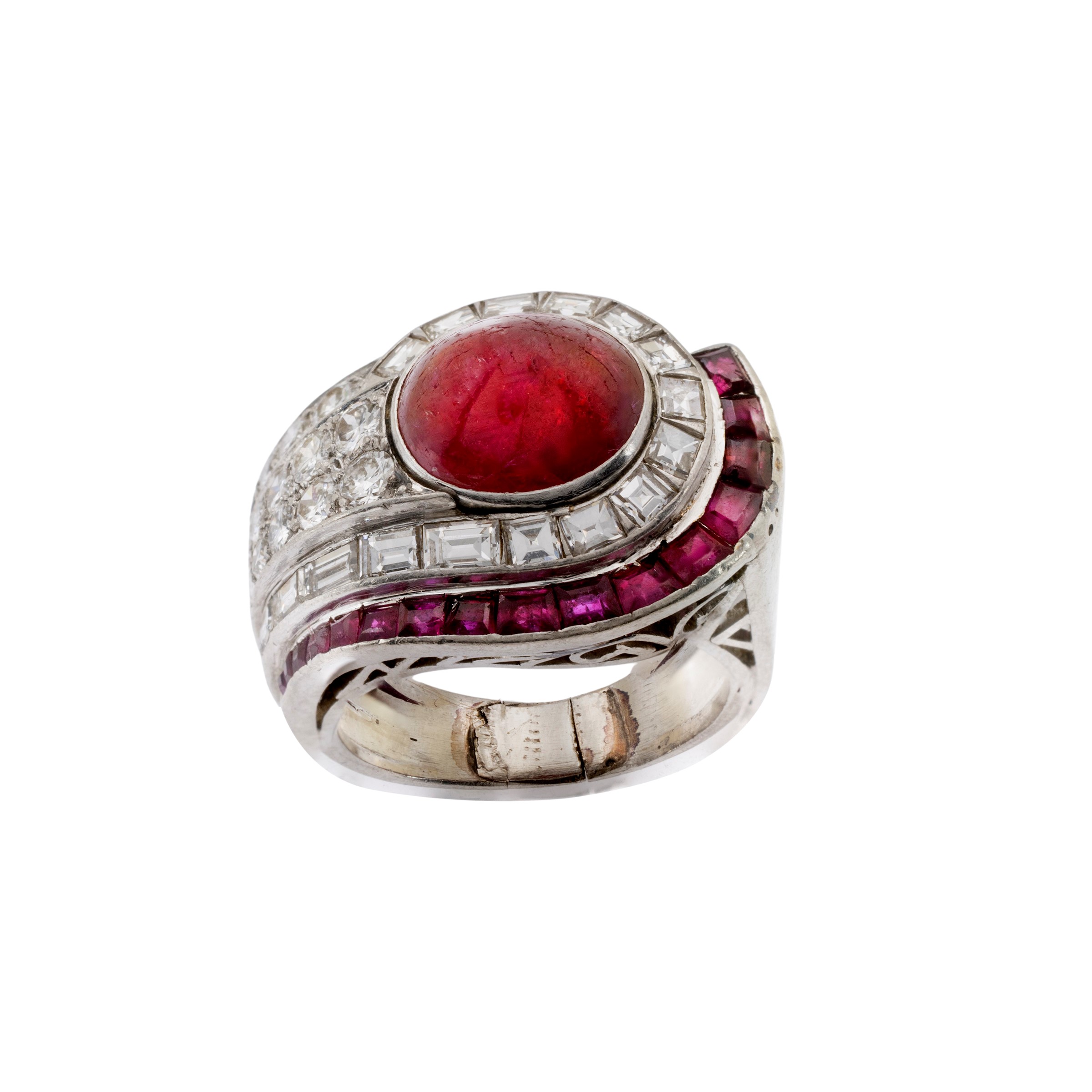 Anello in Platino con Rubino Naturale e Diamanti