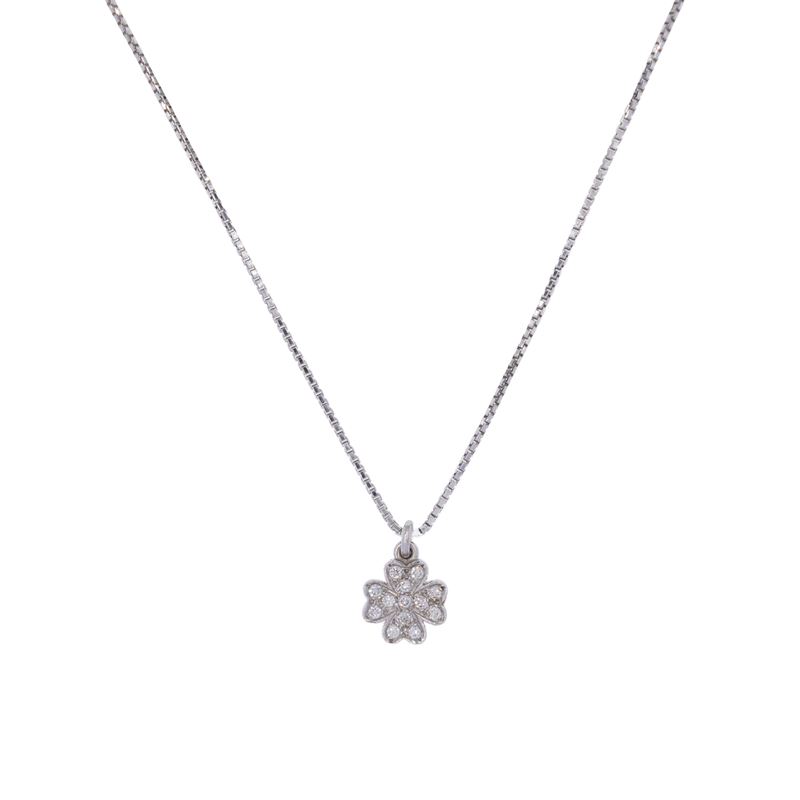 Collana con Pendente Quadrifoglio in Oro Bianco 18kt e Diamanti
