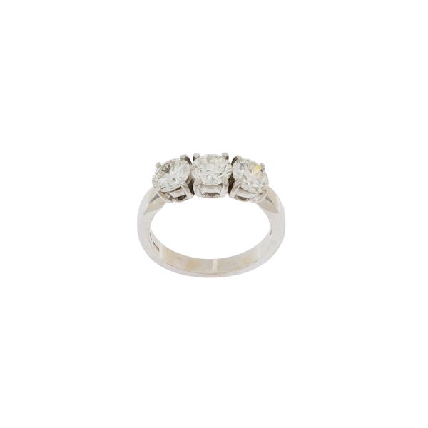 Damiani anello trilogy in oro bianco 18kt e tre diamanti