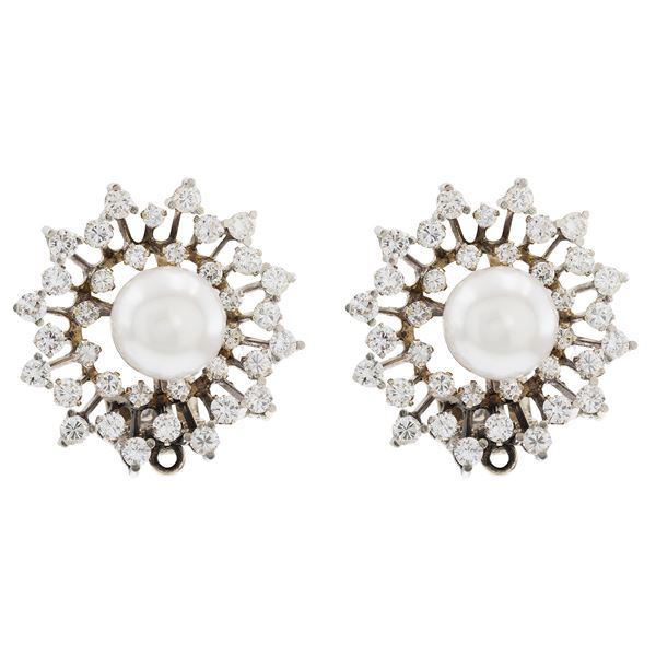Orecchini a lobo in oro bianco 18kt con perle e diamanti