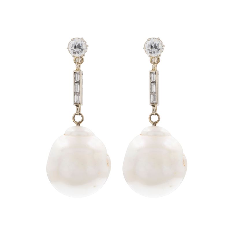 Orecchini Pendenti in Oro Bianco 18kt Perle Barocche e Diamanti
