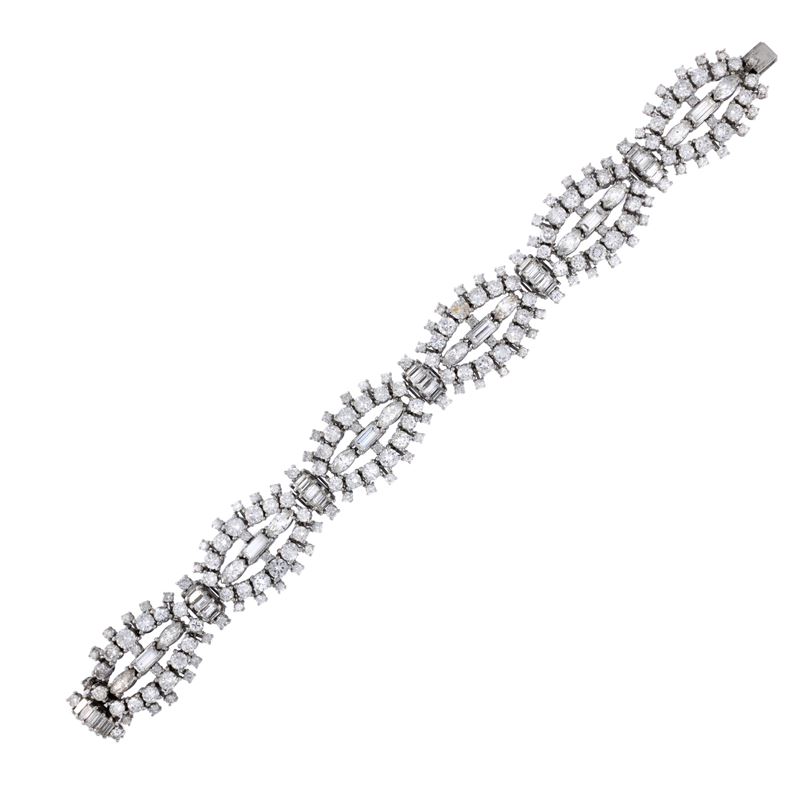 Bracciale a motivo geometrico in platino e diamanti