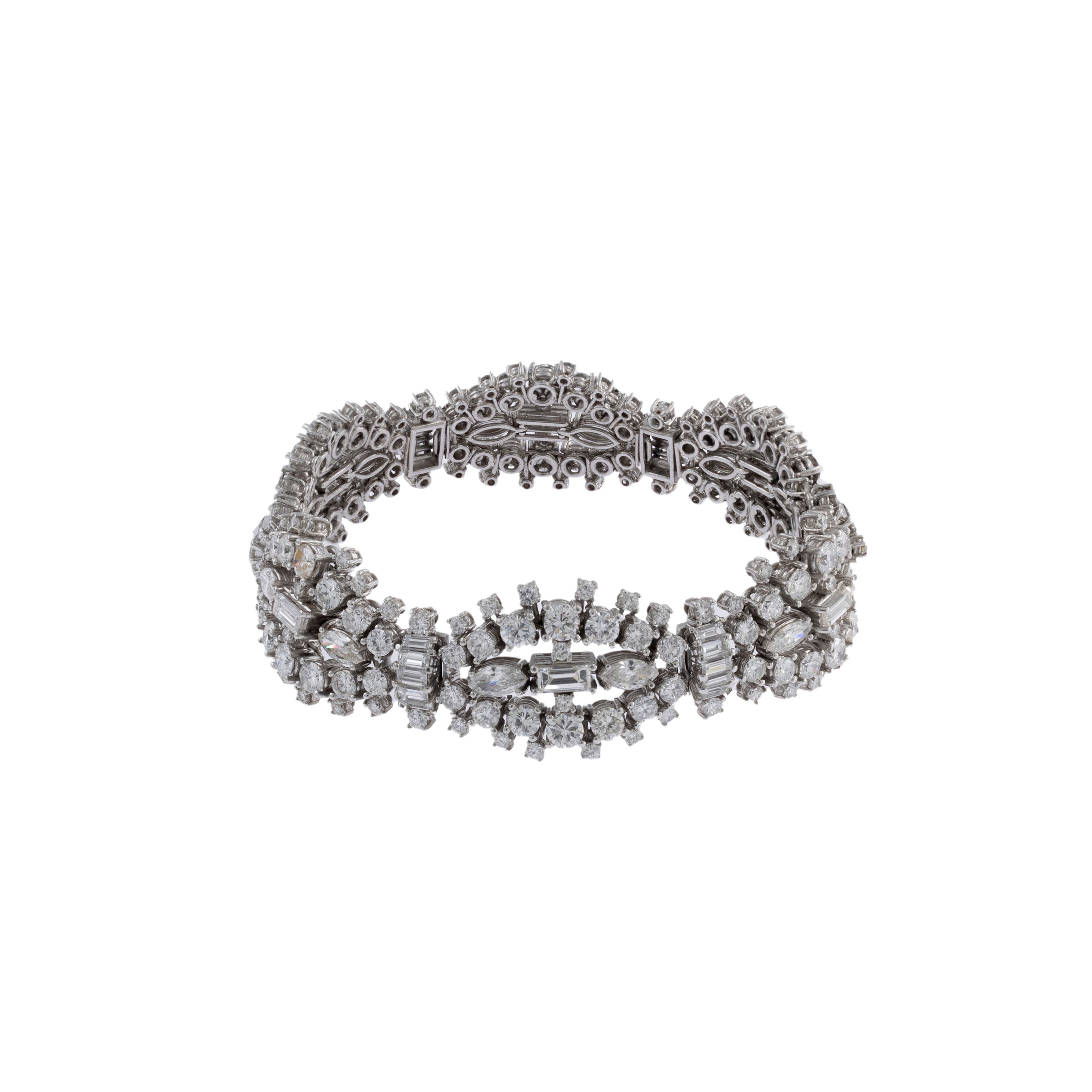 Bracciale a motivo geometrico in platino e diamanti