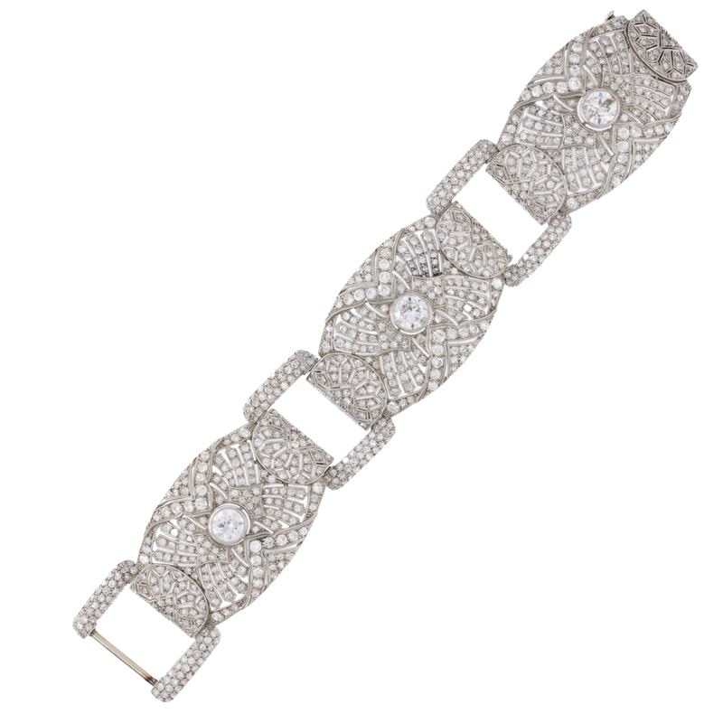 Bracciale a motivo geometrico in platino e diamanti