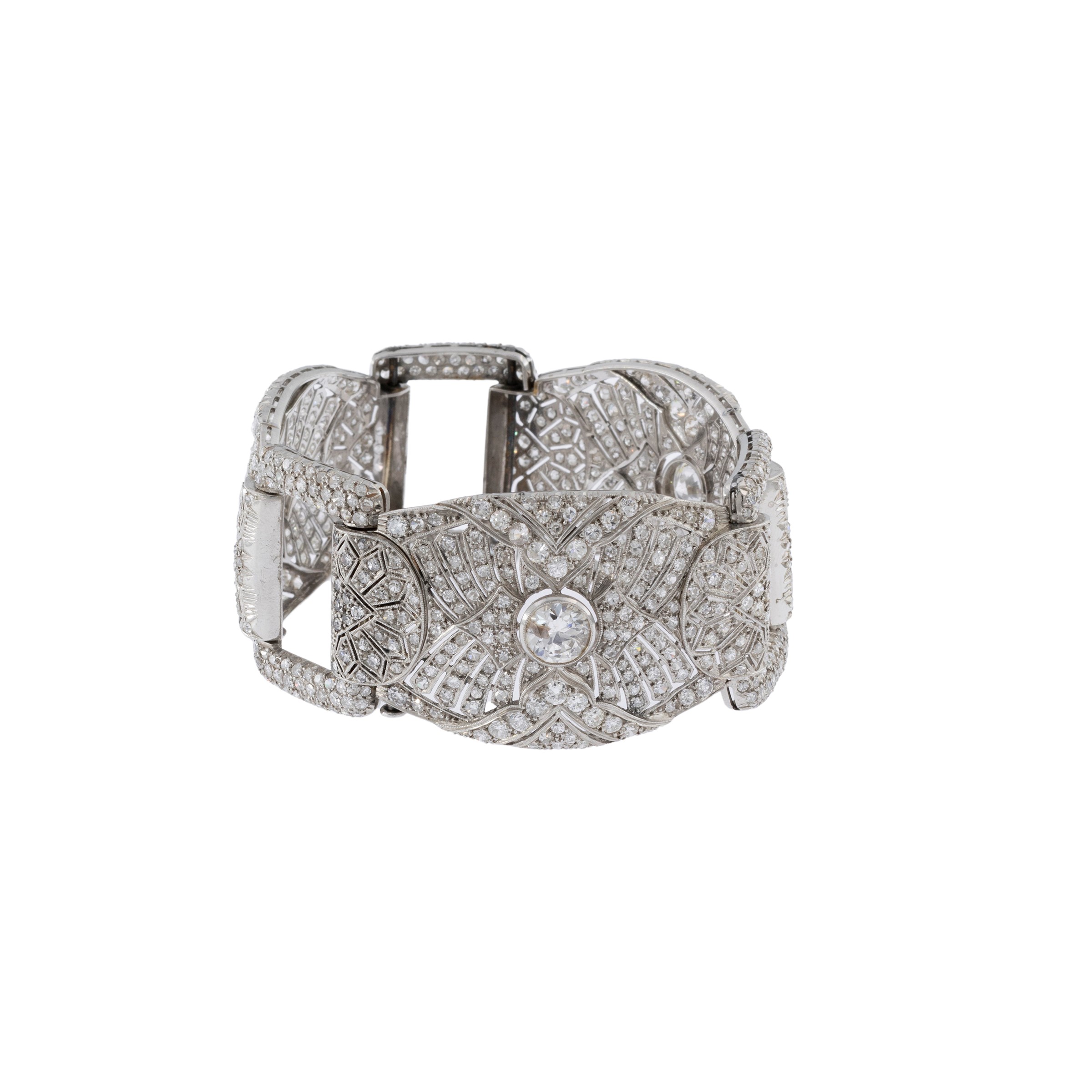 Bracciale a motivo geometrico in platino e diamanti