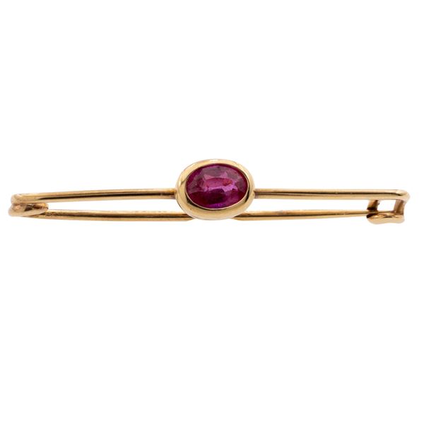 18kt yellow gold with oval ruby new born sapefty pin