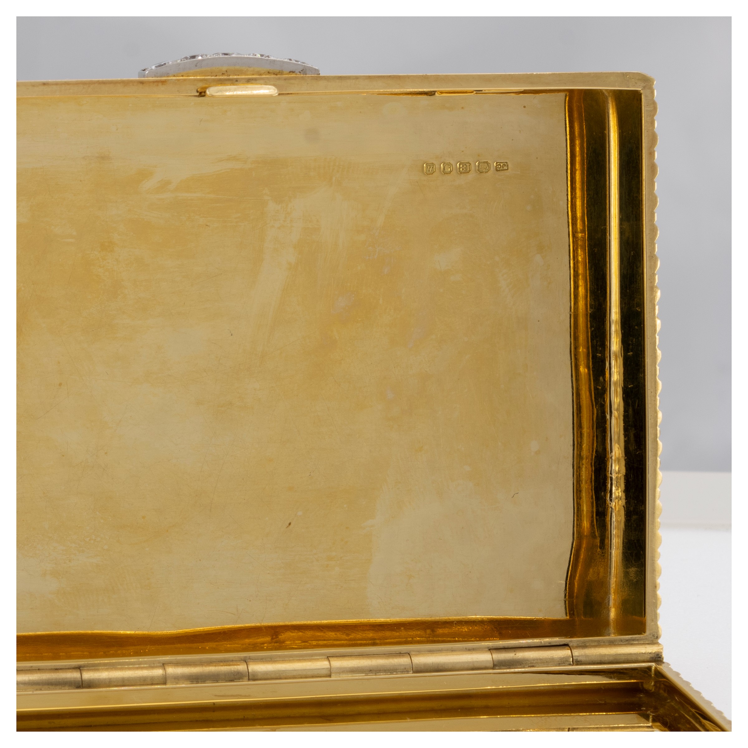 Cartier trousse in oro giallo 18kt