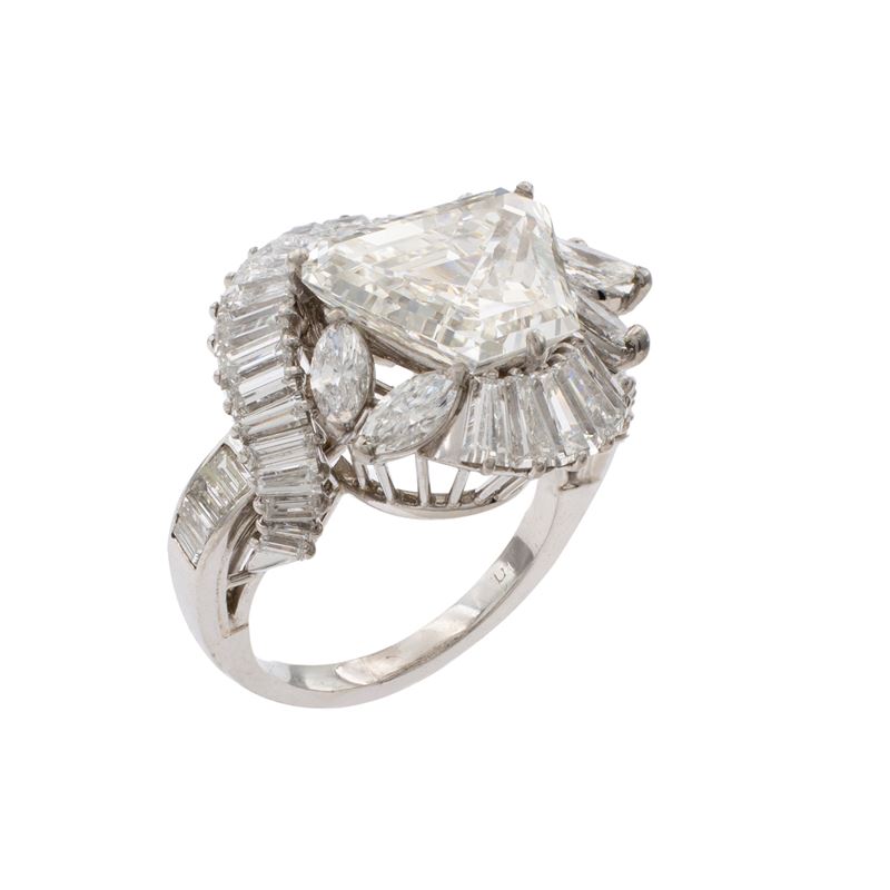 Anello in Oro Bianco 18kt con Diamante Naturale Ct 4,38