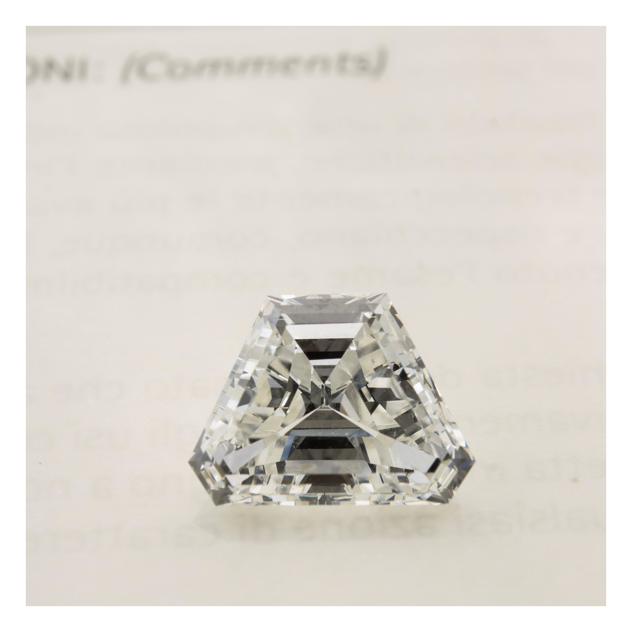 Anello in Oro Bianco 18kt con Diamante Naturale Ct 4,38