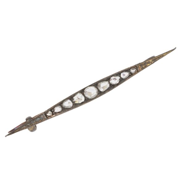 Antica spilla in oro argento e rose di diamante