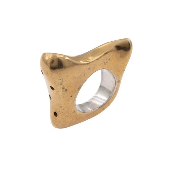 Anello bijou vintage in metallo dorato  (firmato)  - Asta Bijoux e Fashion Vintage Web Only  - Colasanti Casa d'Aste