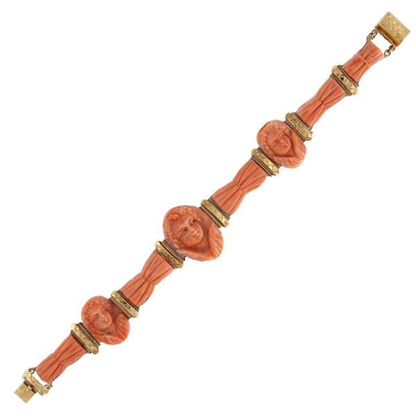 Bracciale in oro giallo 18kt con cammei in corallo