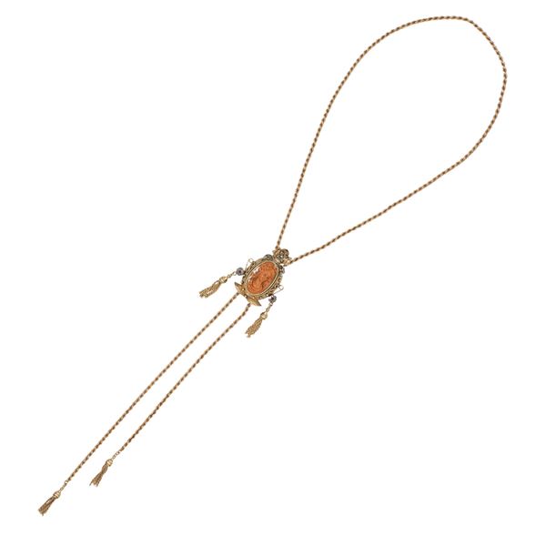 Collana saliscendi in oro rosa 14kt con cammeo raffigurante figura femminile