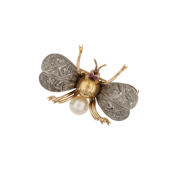 18kt yellow gold pearl silver and diamond roses bee shaped brooch