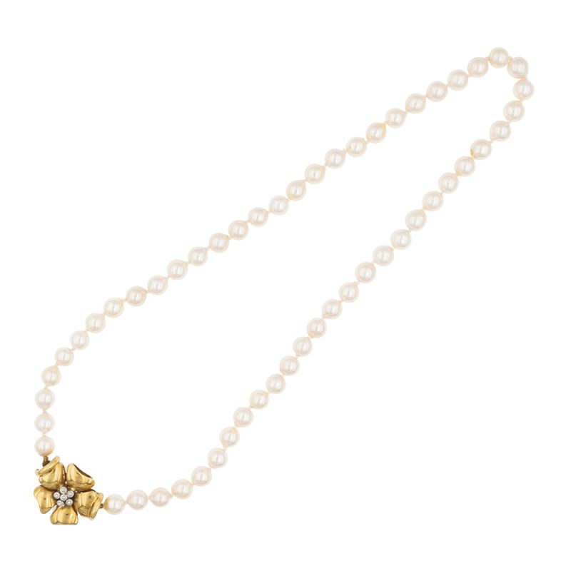 Collana ad un filo di perle coltivate