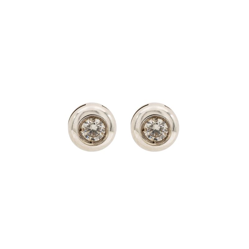 Orecchini boccole in oro bianco 18kt e due diamanti