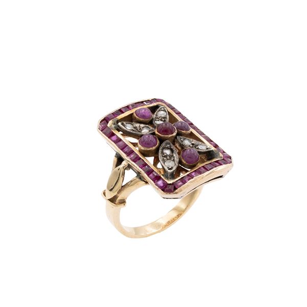 Antico anello in oro rosa 9kt argento rubini e rose di diamante
