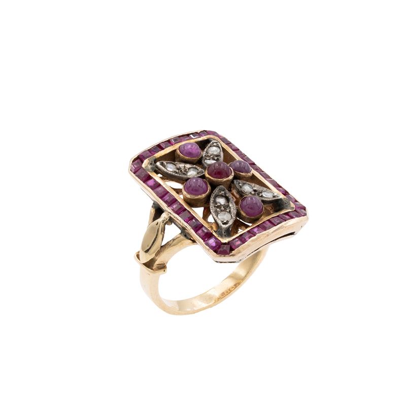 Antico anello in oro rosa 9kt argento rubini e rose di diamante