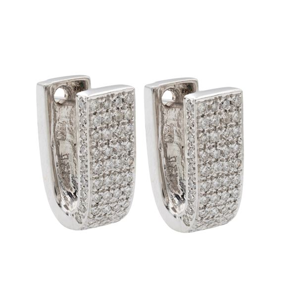 Orecchini cerchi quadrati in oro bianco 18kt e diamanti