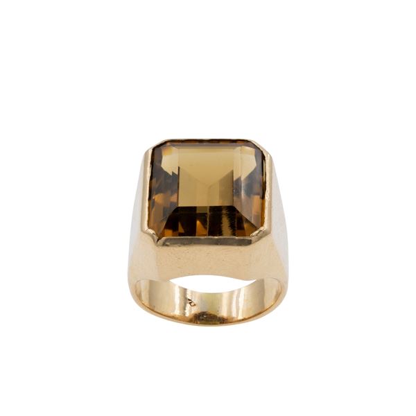 Anello chevalier in oro giallo 18kt e quarzo citrino