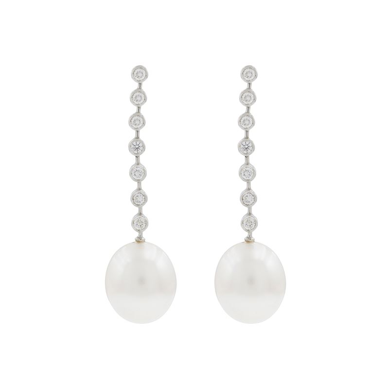 Orecchini Pendenti in Oro Bianco 18kt Diamanti e Perle South Sea
