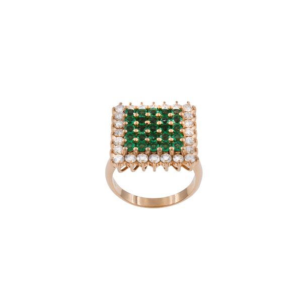 Anello quadrato in oro rosa 18kt smeraldi e diamanti