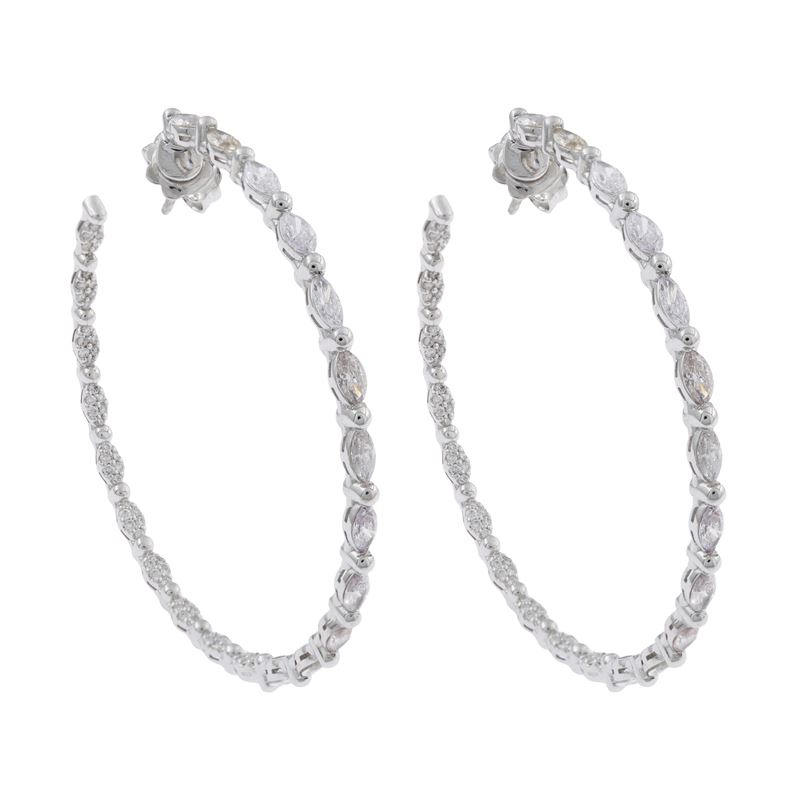 Orecchini a Cerchio in Oro Bianco 18kt e Diamanti